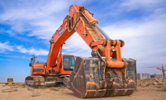 Earthmoving mahcines